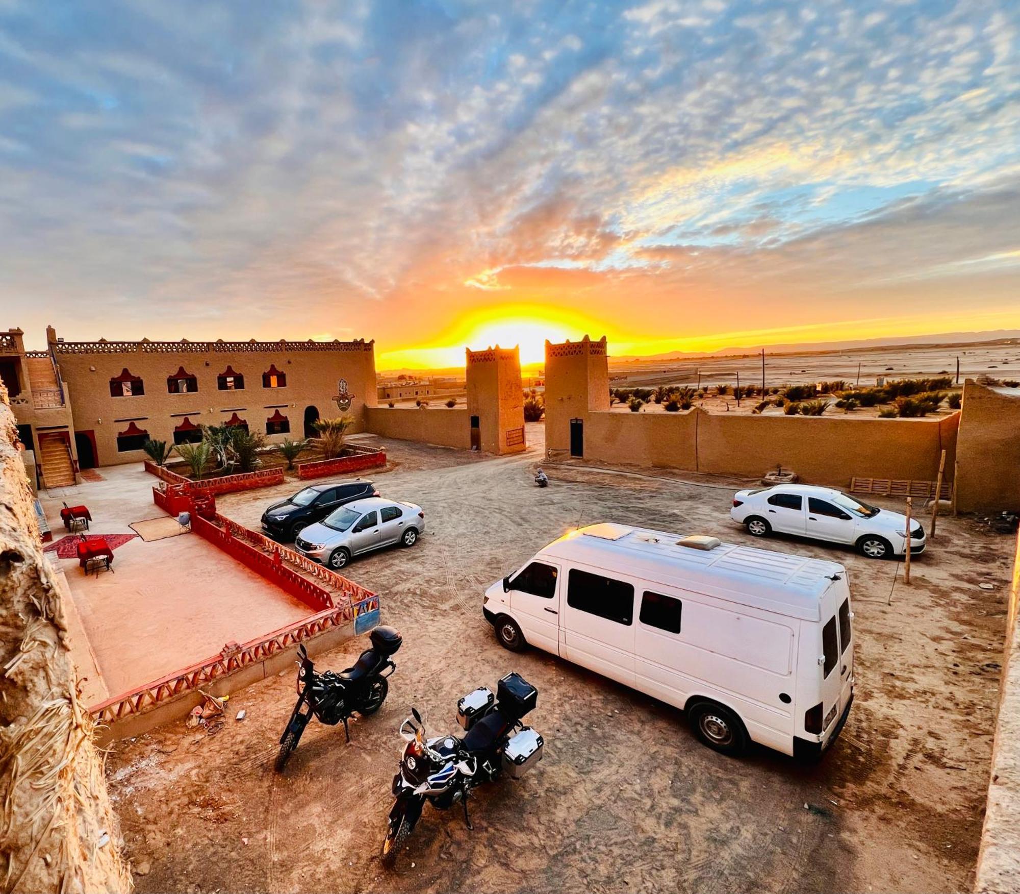 Hotel Camping Les Roses Des Dunes & Piscine Мерзуга Экстерьер фото