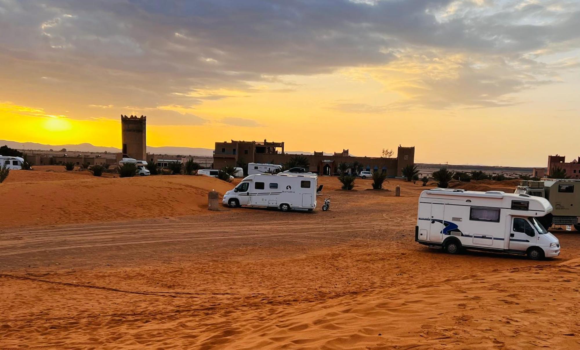 Hotel Camping Les Roses Des Dunes & Piscine Мерзуга Экстерьер фото